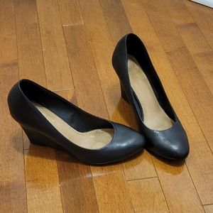 Black wedged heals womens